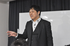 4��18���Z�~�i�[���i